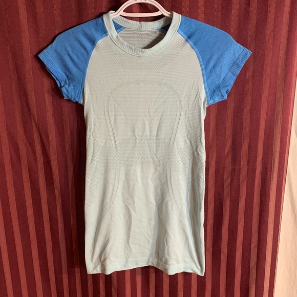 L❤️🔥- Lululemon swiftly tshirt